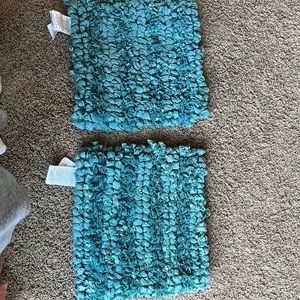 Throw pillow coverings.